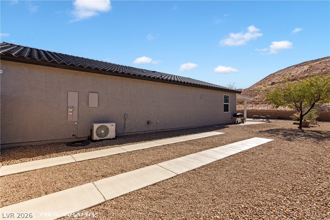946 Overlook Lane