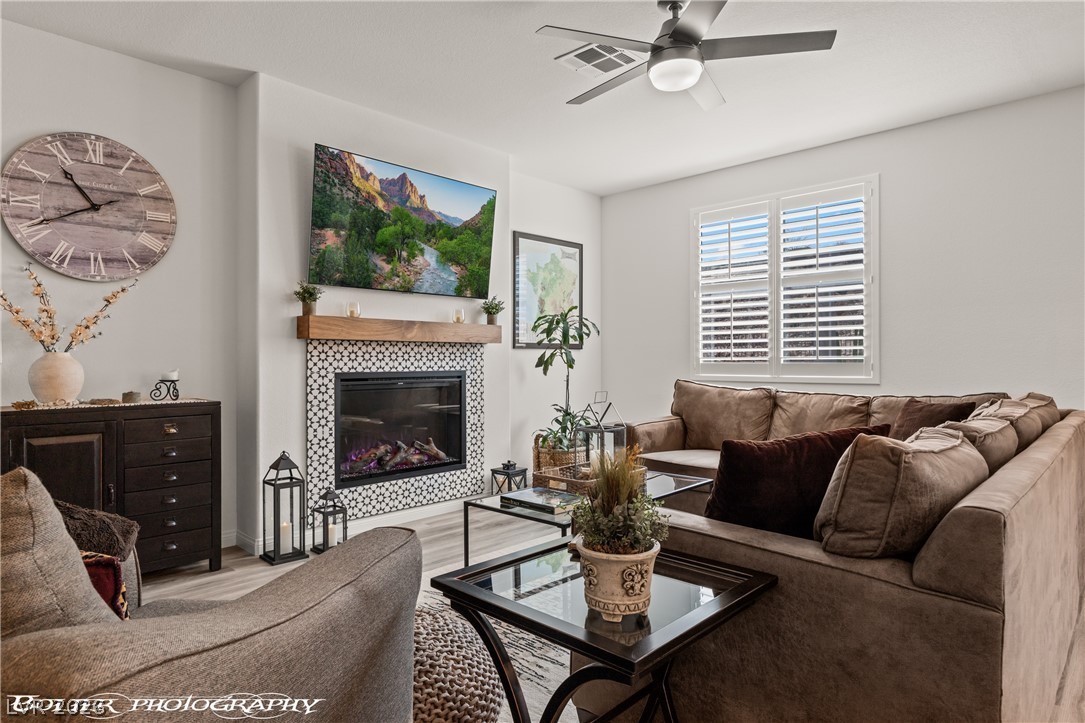 946 Overlook Lane