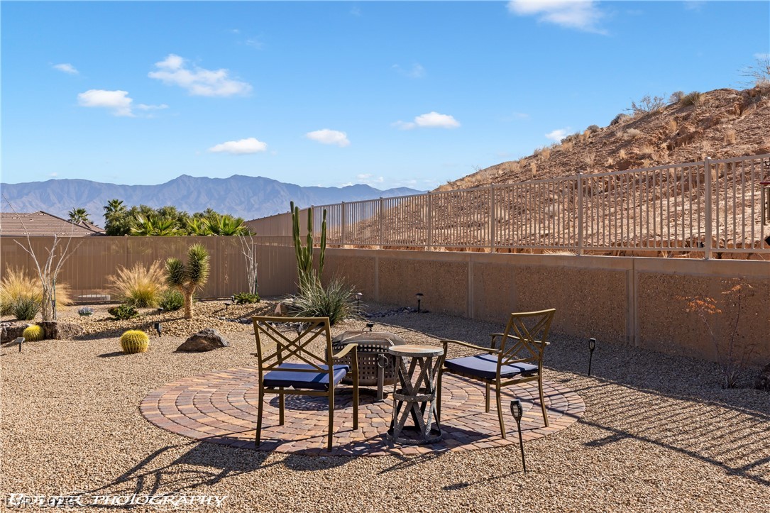 946 Overlook Lane