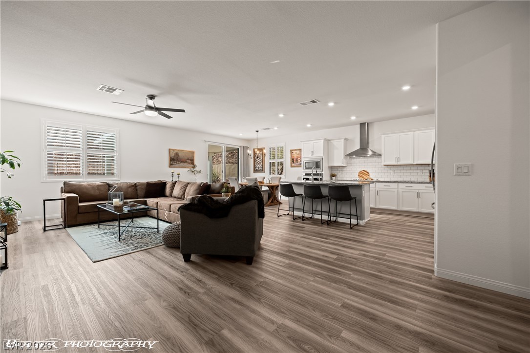 946 Overlook Lane
