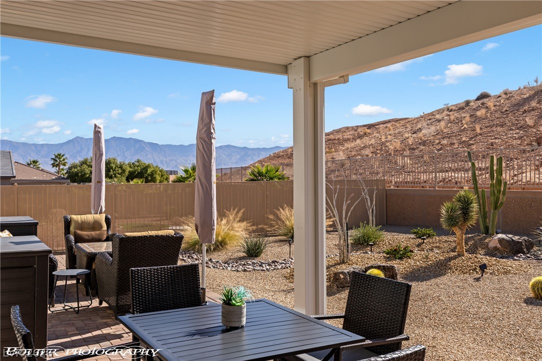 946 Overlook Lane