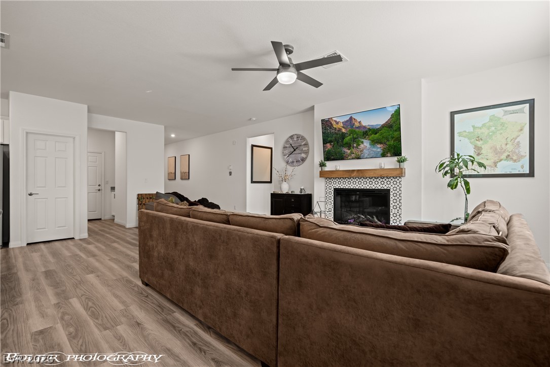 946 Overlook Lane