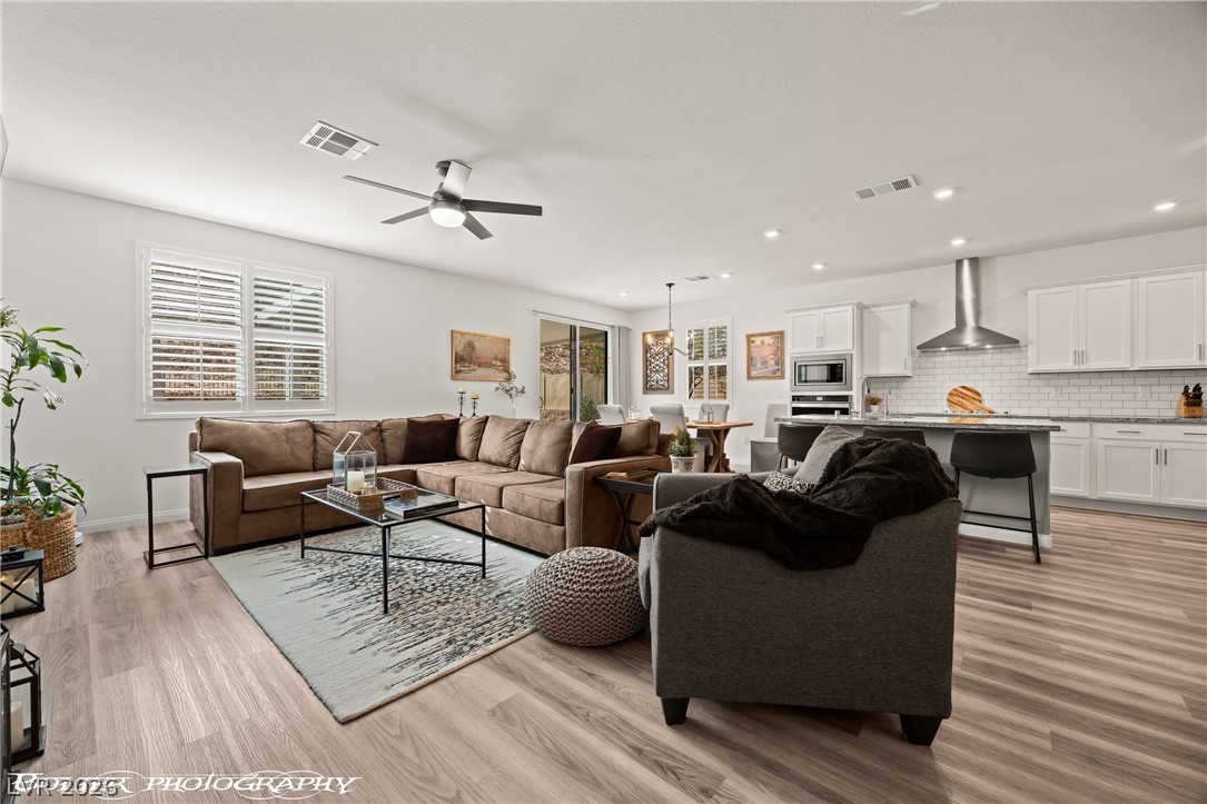 946 Overlook Lane