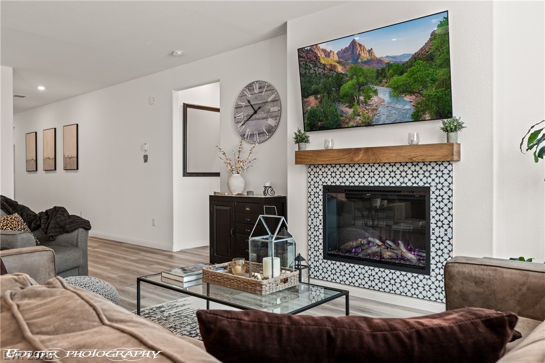 946 Overlook Lane