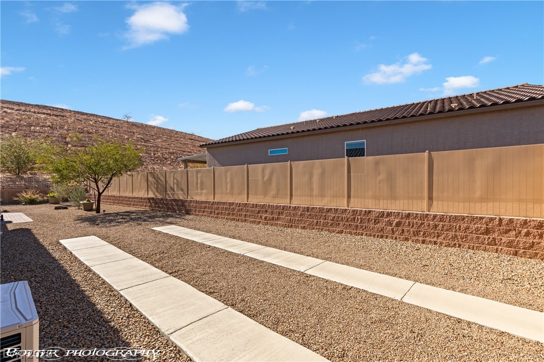 946 Overlook Lane