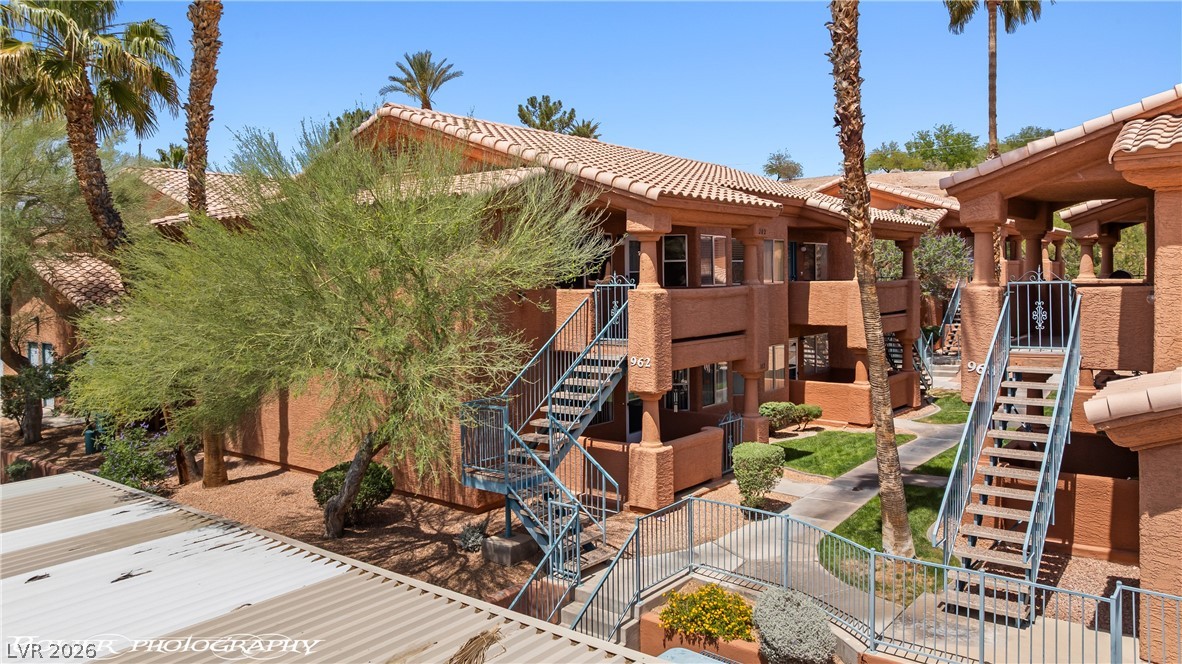 962 Mesquite Springs Drive 202