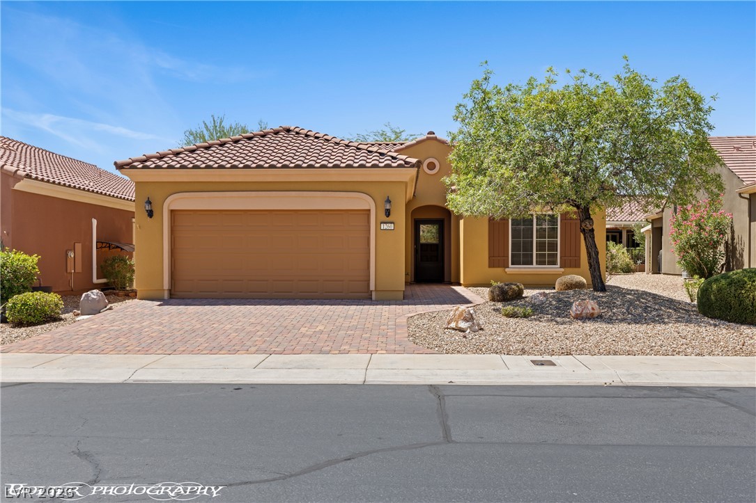 1260 Great Arch Avenue