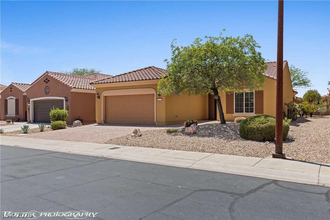 1260 Great Arch Avenue
