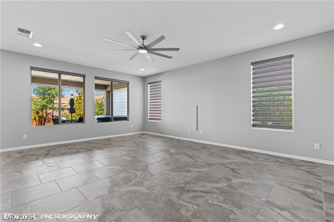 957 Emerald Pool Bluff