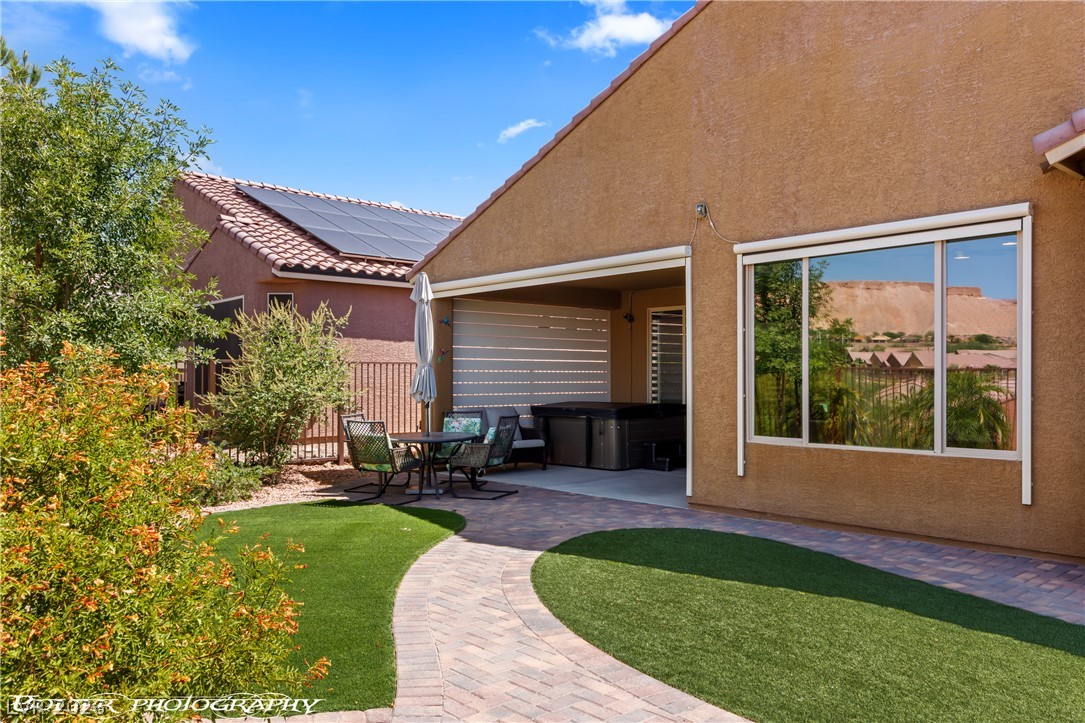 957 Emerald Pool Bluff