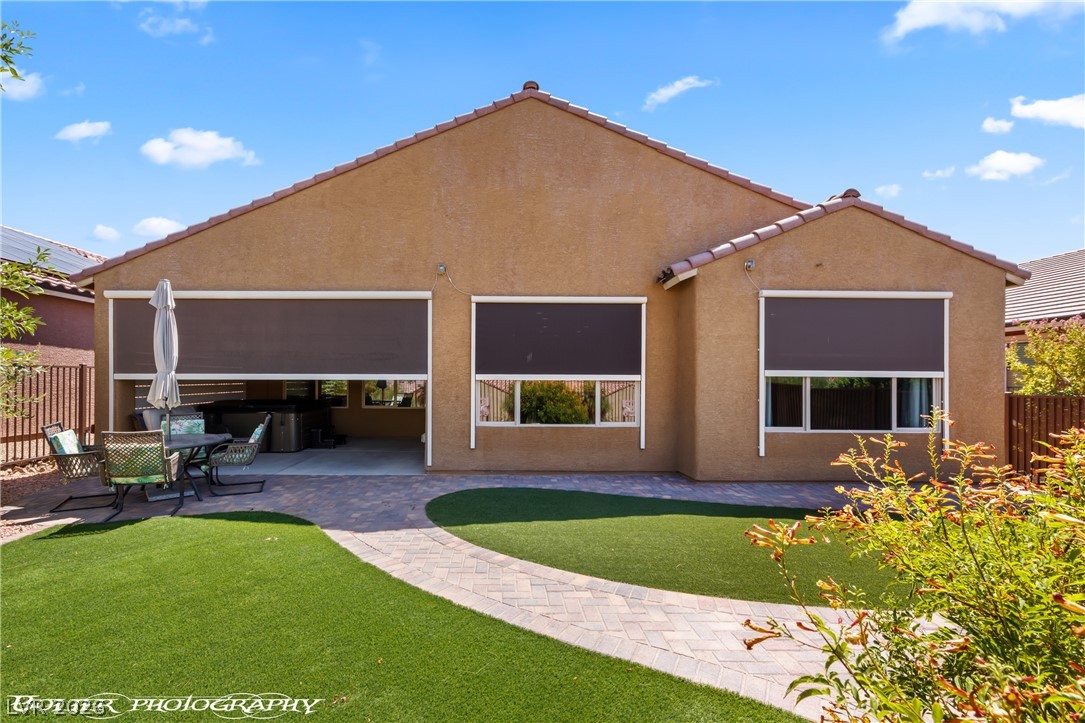 957 Emerald Pool Bluff