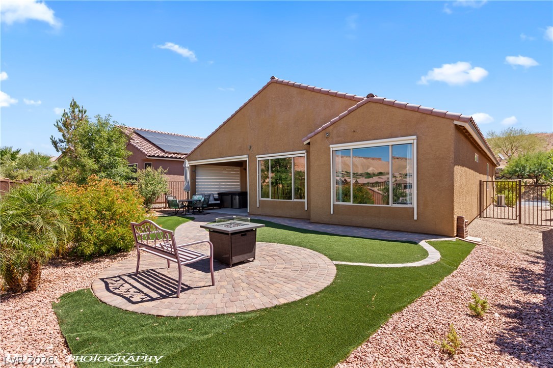 957 Emerald Pool Bluff