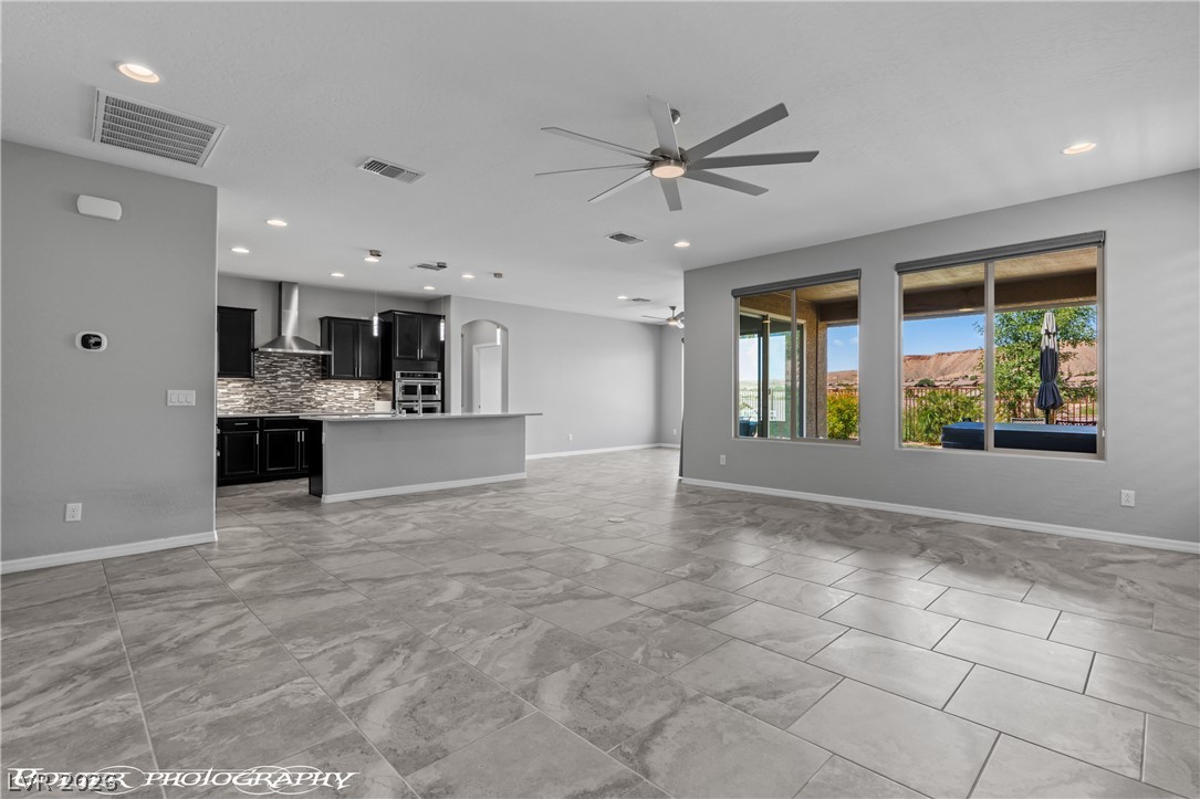 957 Emerald Pool Bluff