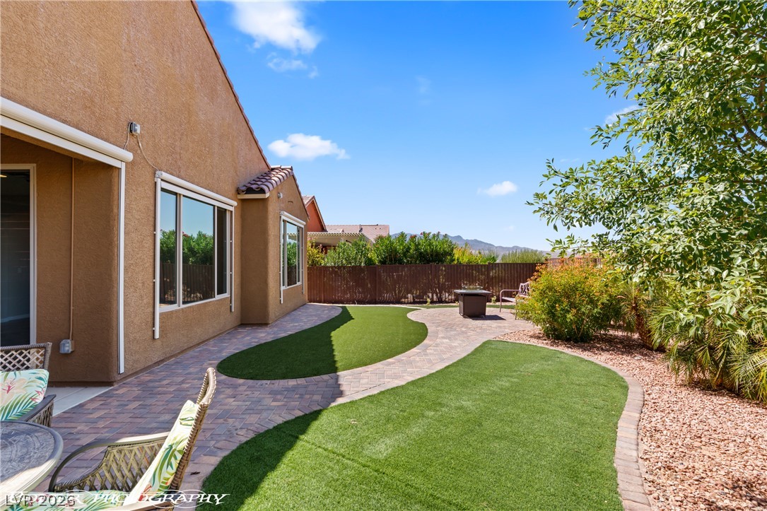 957 Emerald Pool Bluff