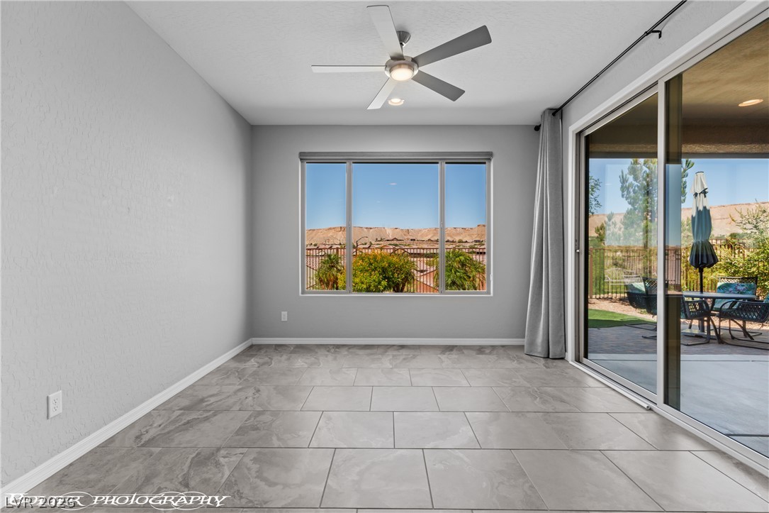 957 Emerald Pool Bluff