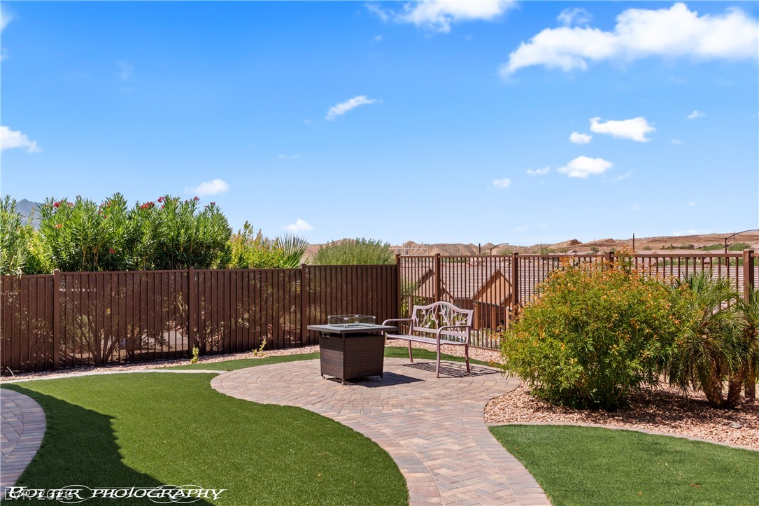957 Emerald Pool Bluff