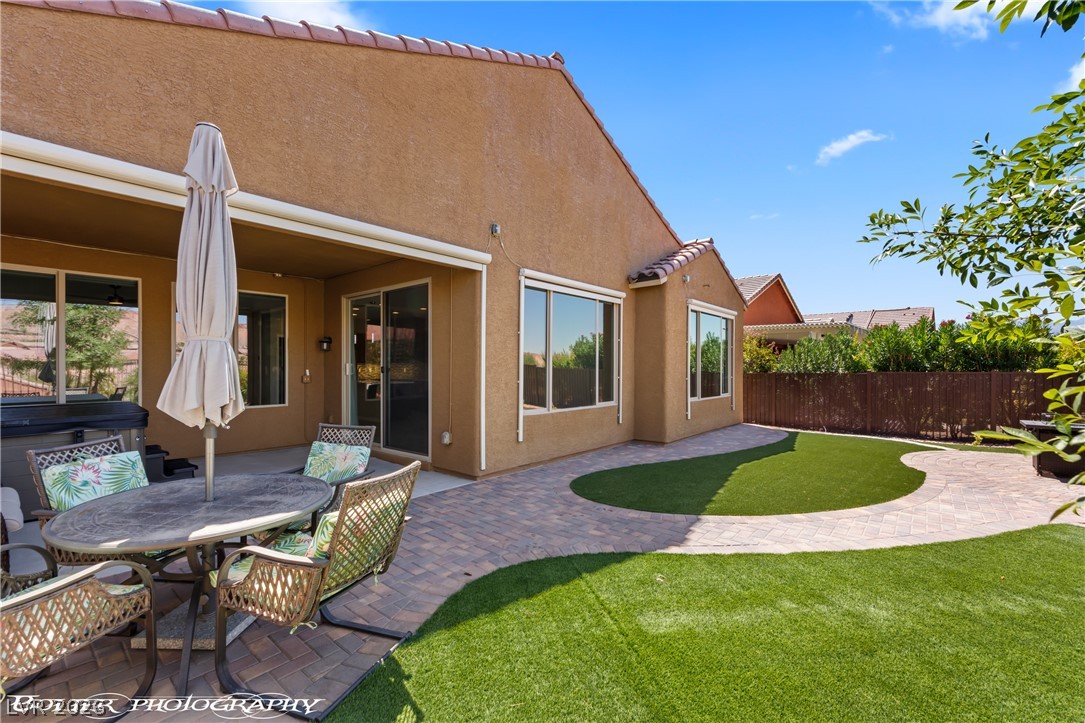 957 Emerald Pool Bluff