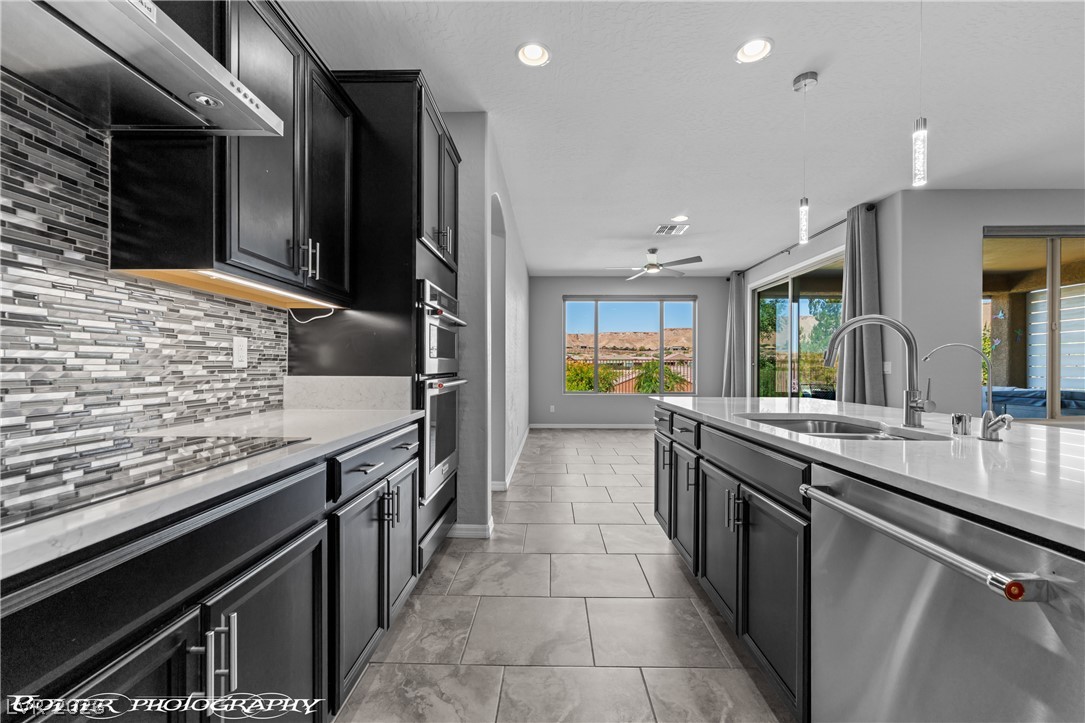 957 Emerald Pool Bluff