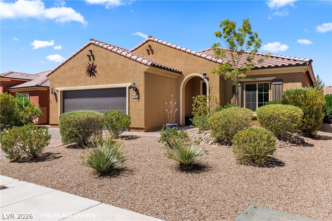 957 Emerald Pool Bluff