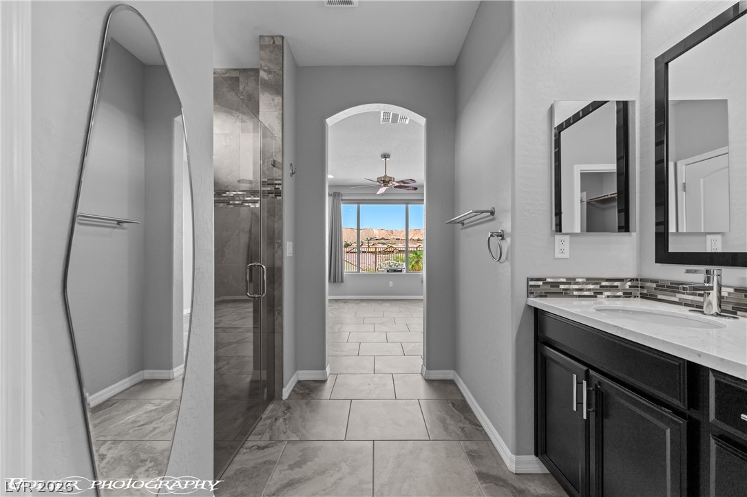957 Emerald Pool Bluff
