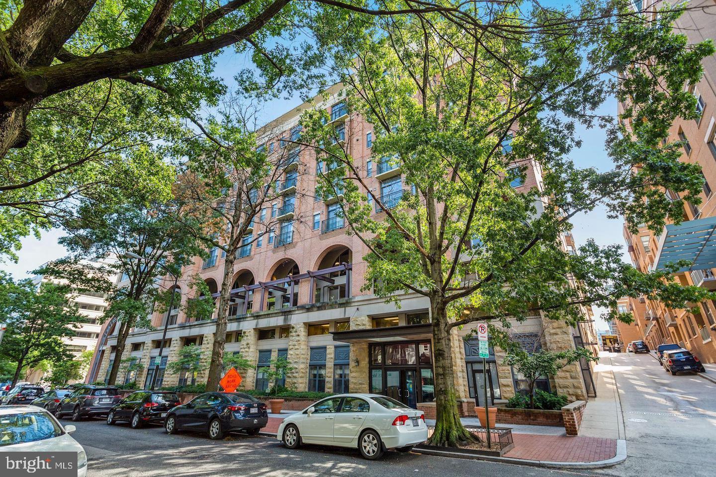 1111 25th Street NW 401