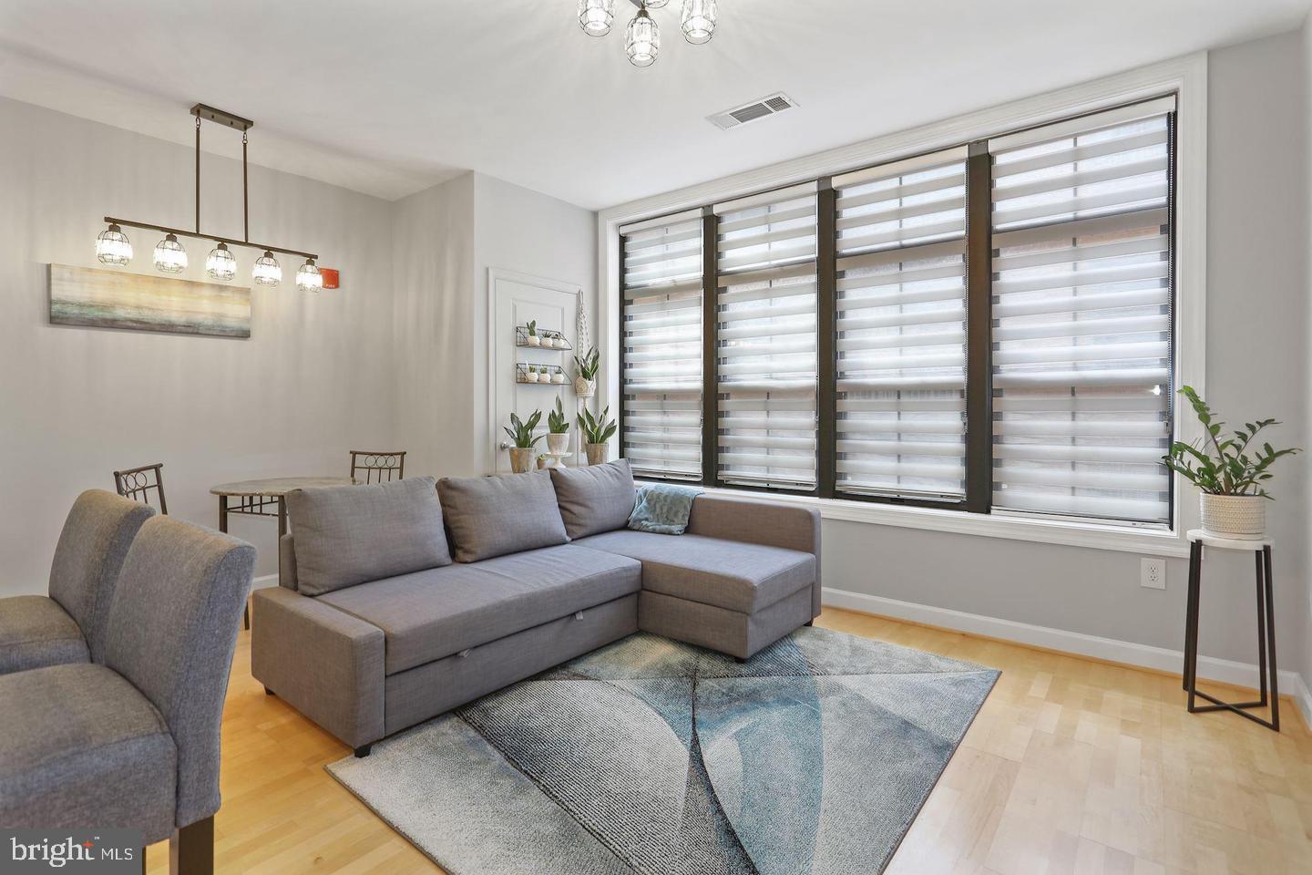 1111 25th Street NW 401