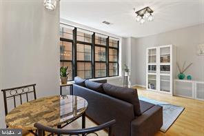 1111 25th Street NW 401