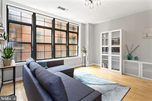 1111 25th Street NW 401
