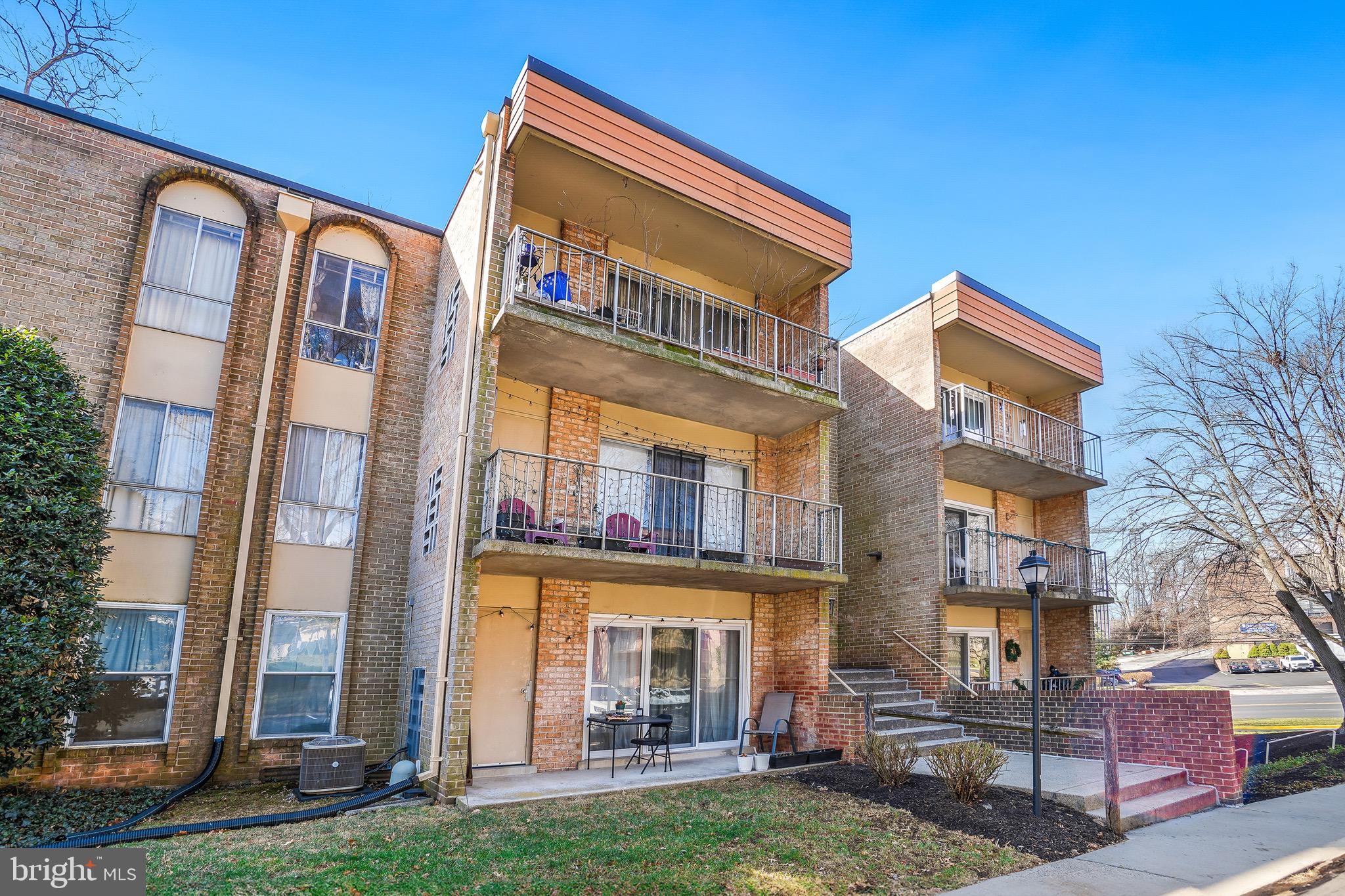11901 PARKLAWN DRIVE T-2