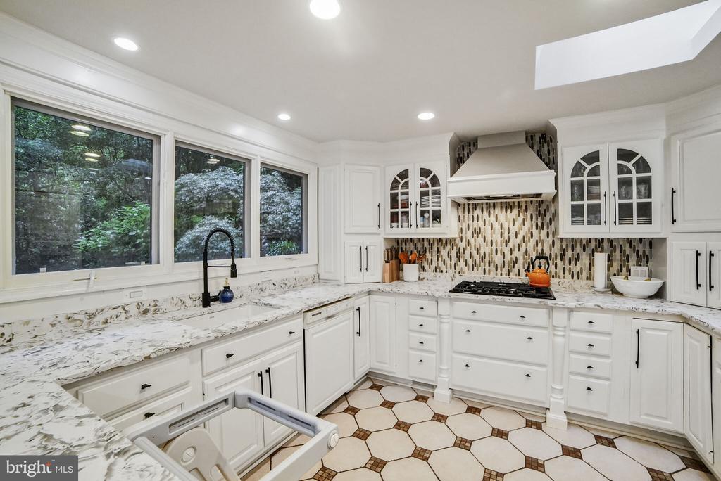 9500 WOODSTOCK COURT