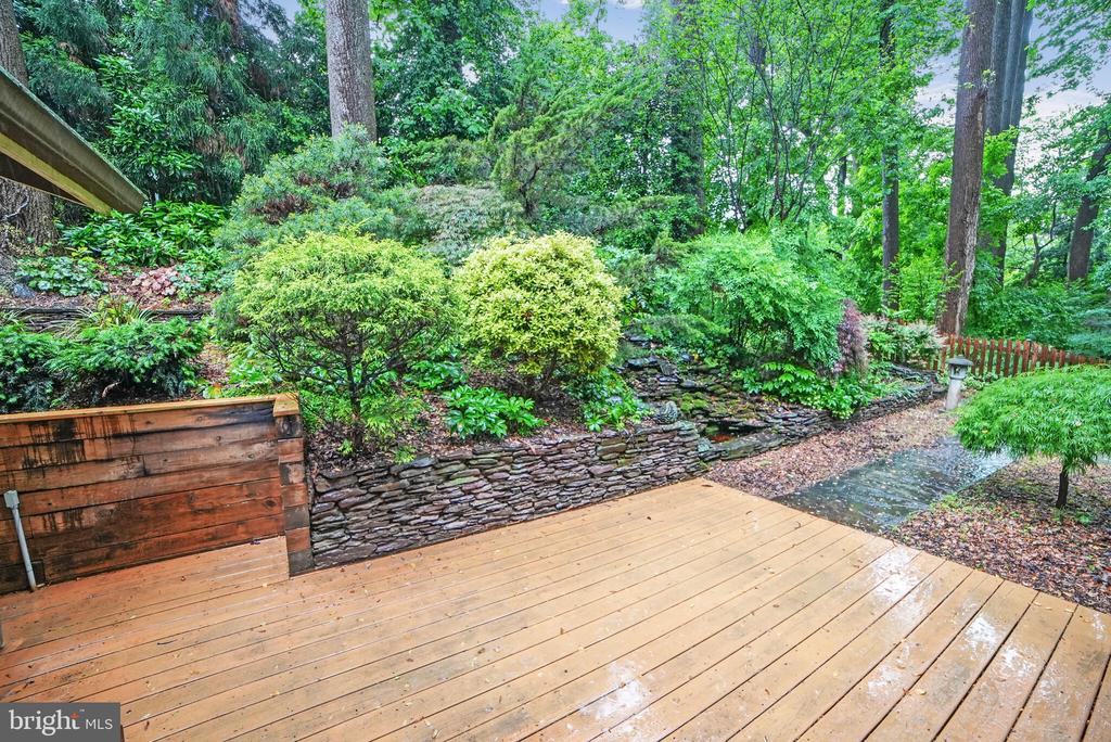 9500 WOODSTOCK COURT