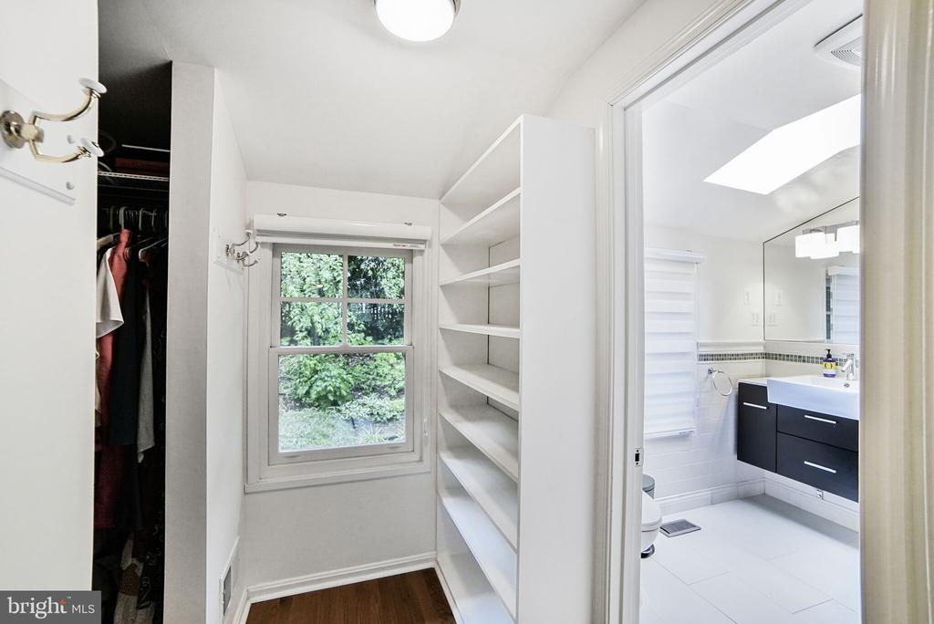 9500 WOODSTOCK COURT