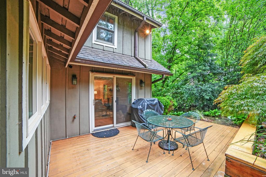 9500 WOODSTOCK COURT