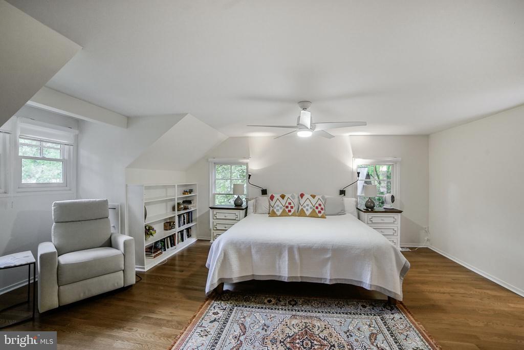 9500 WOODSTOCK COURT