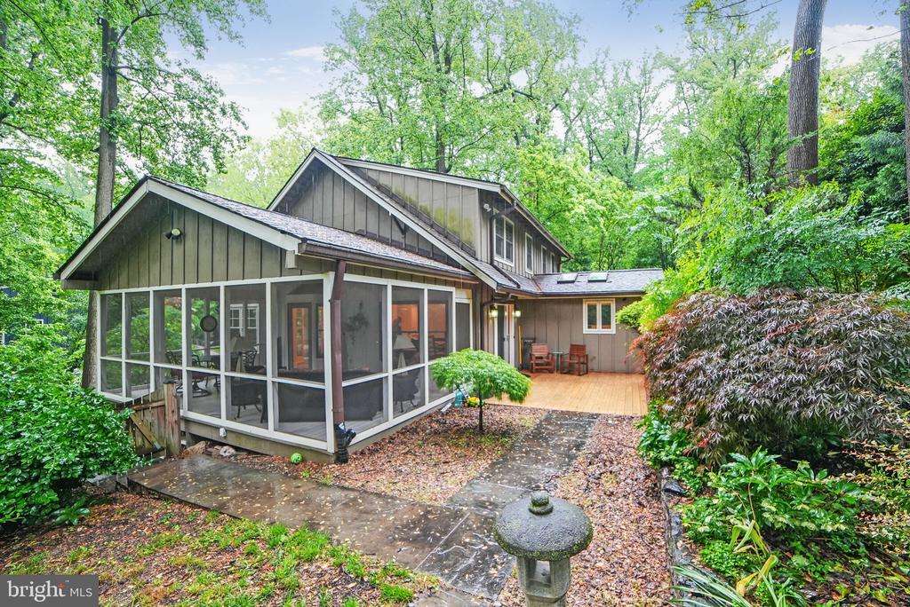 9500 WOODSTOCK COURT