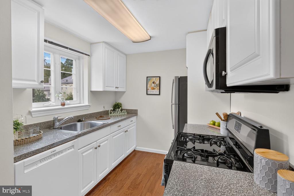 9862 HOLLOW GLEN PLACE Unit: 2532-A