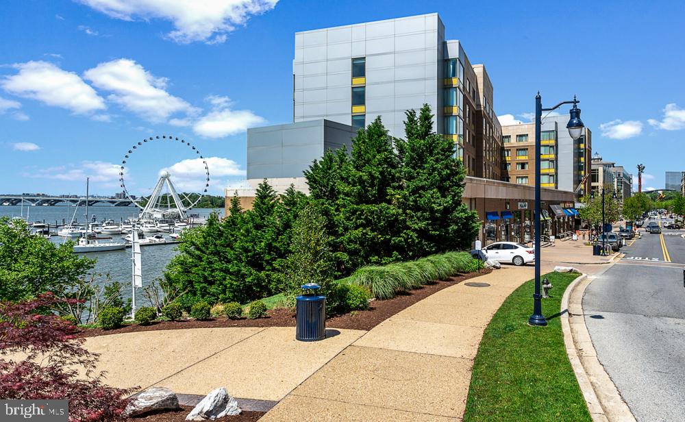 155 POTOMAC PASSAGE 522