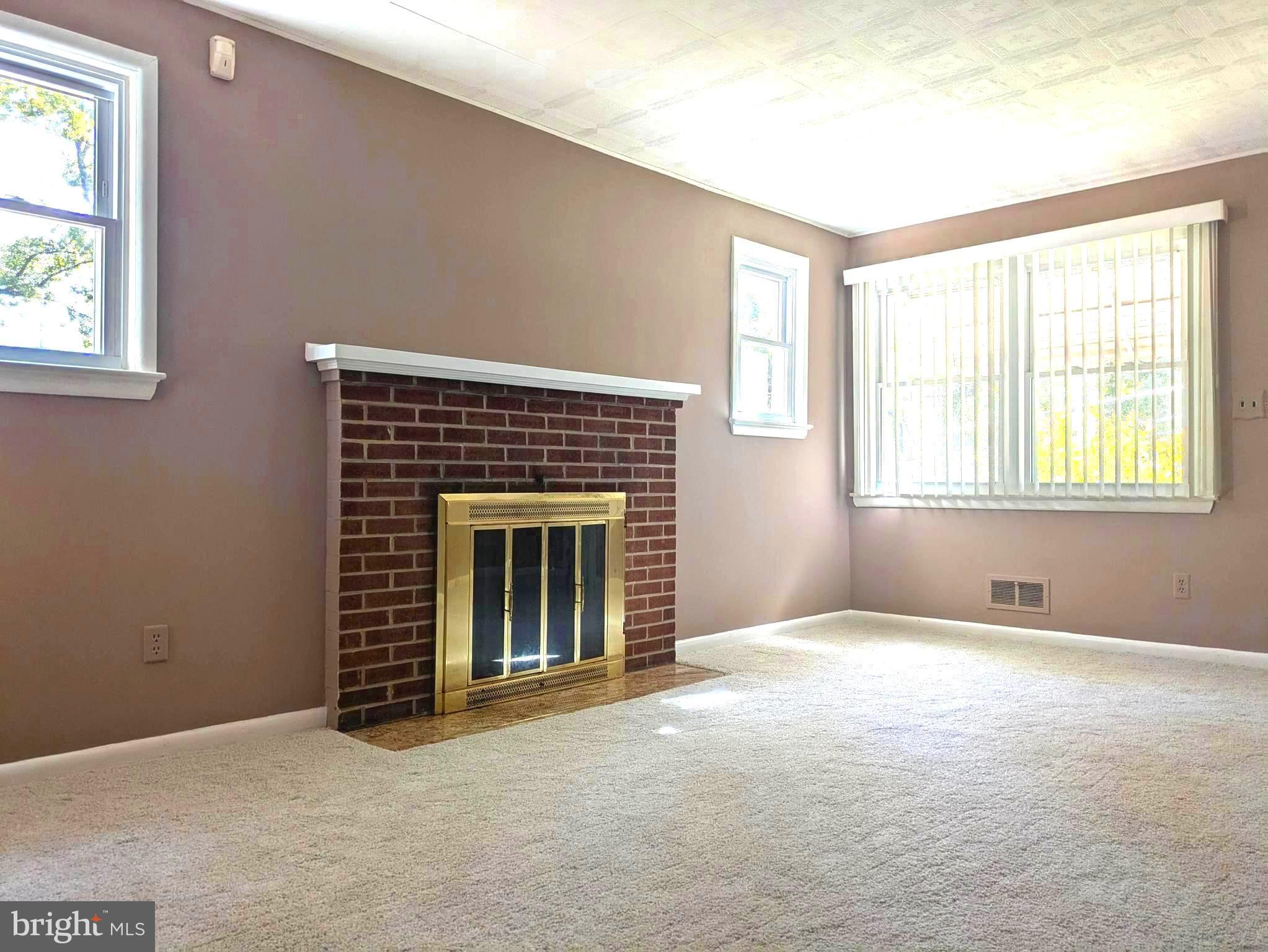 3802 CRYSTAL LANE