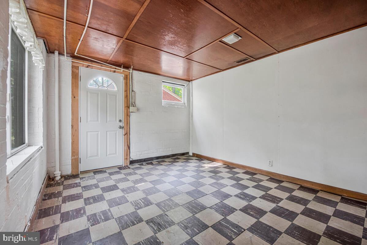3802 CRYSTAL LANE