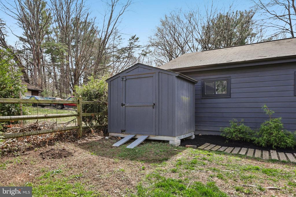 10913 HOWLAND DRIVE