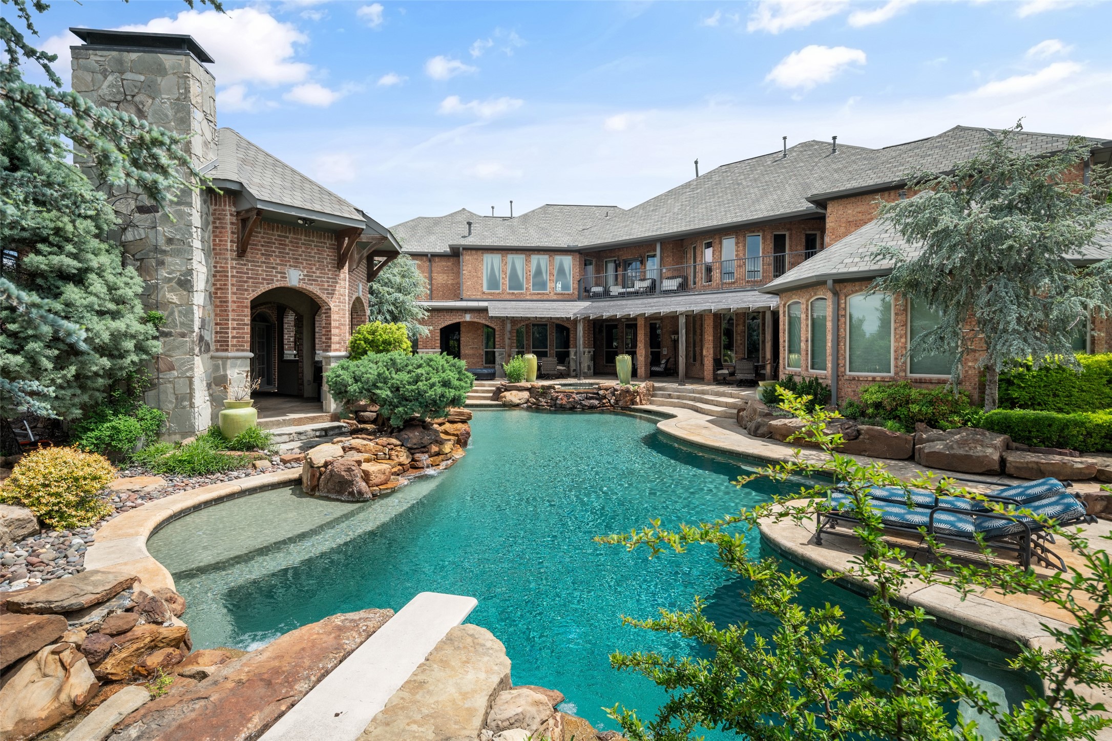2001 Creekridge Drive