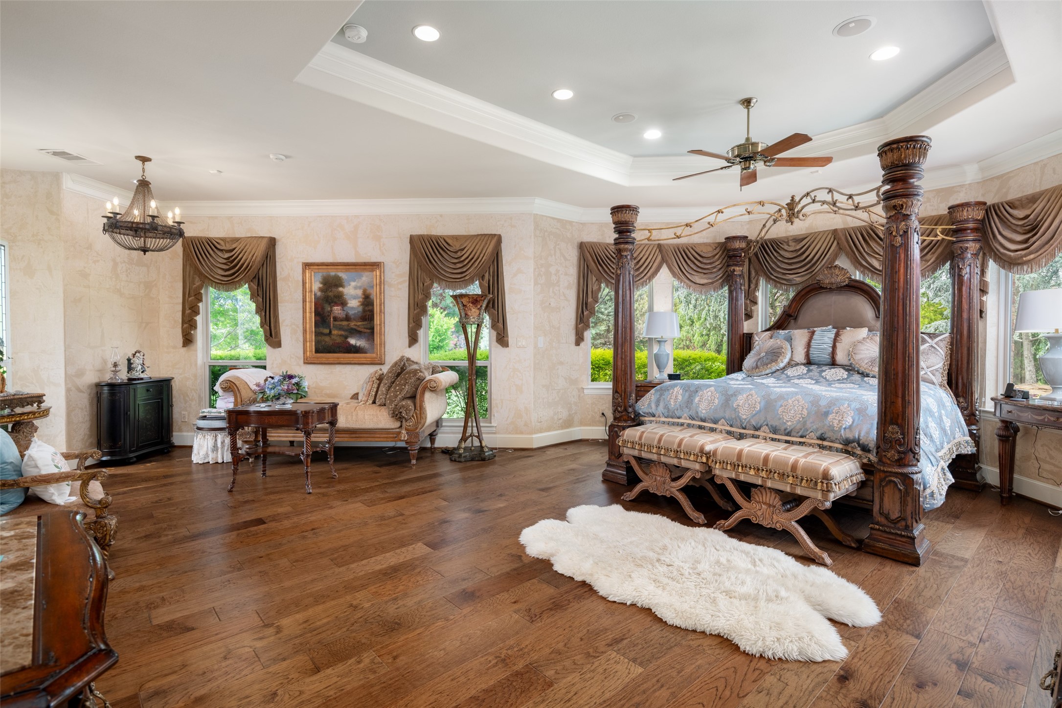 2001 Creekridge Drive