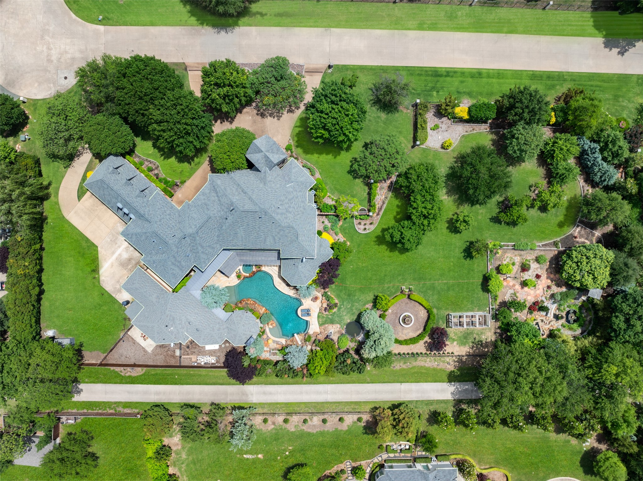 2001 Creekridge Drive