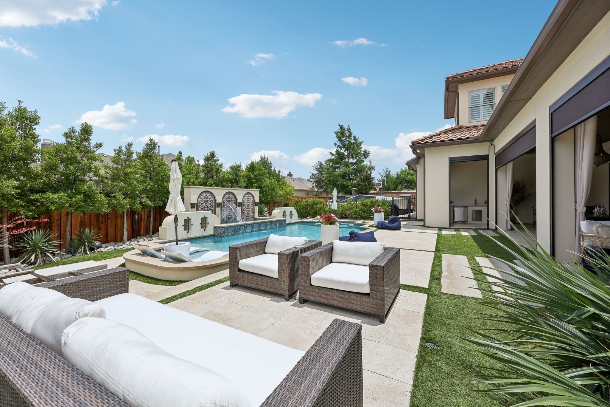 3912 Broadmoor Way