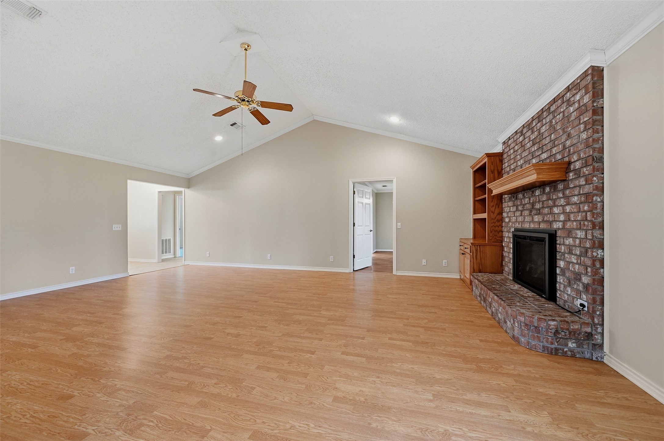 2502 Evelyn Road