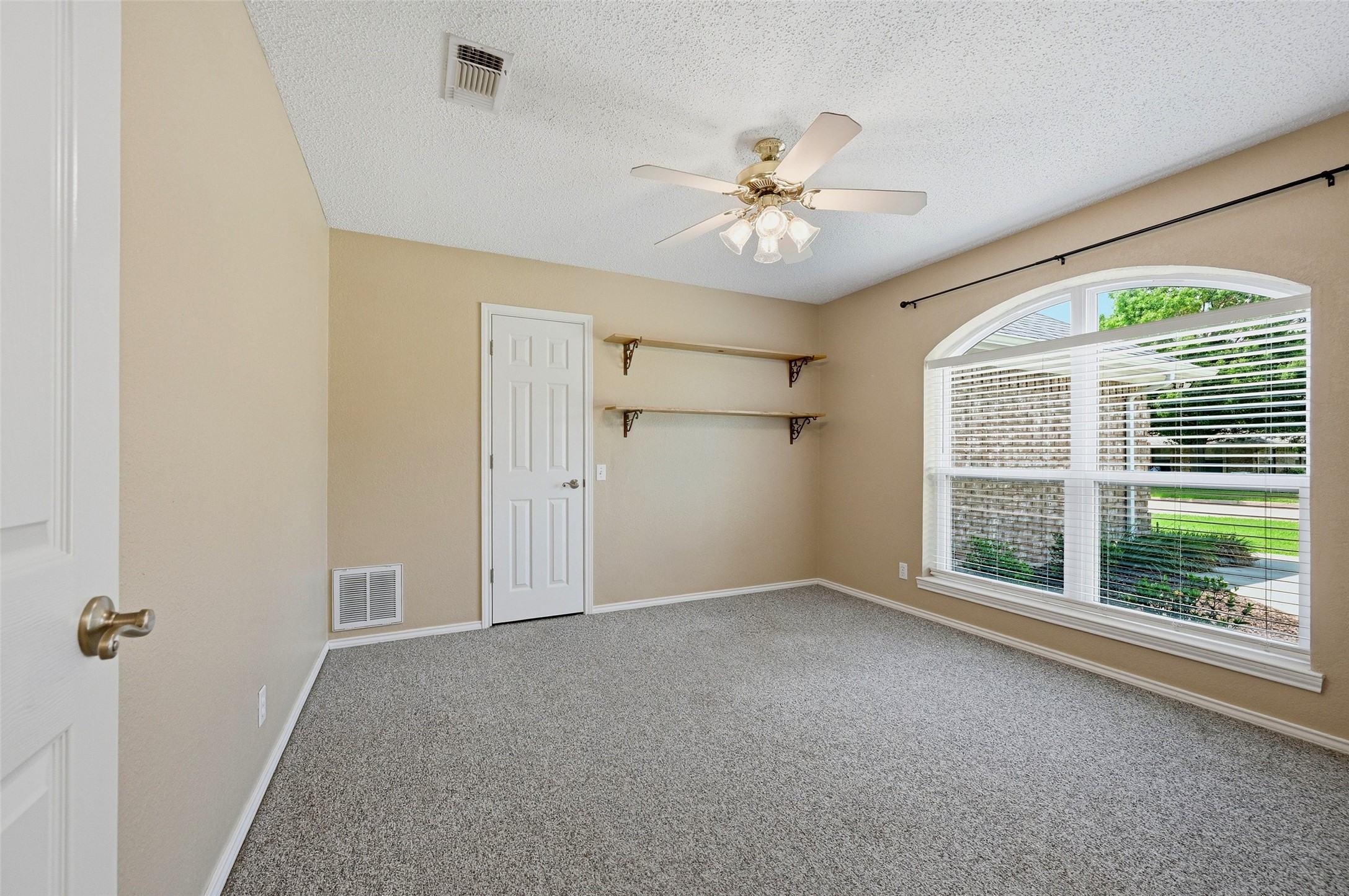 2502 Evelyn Road