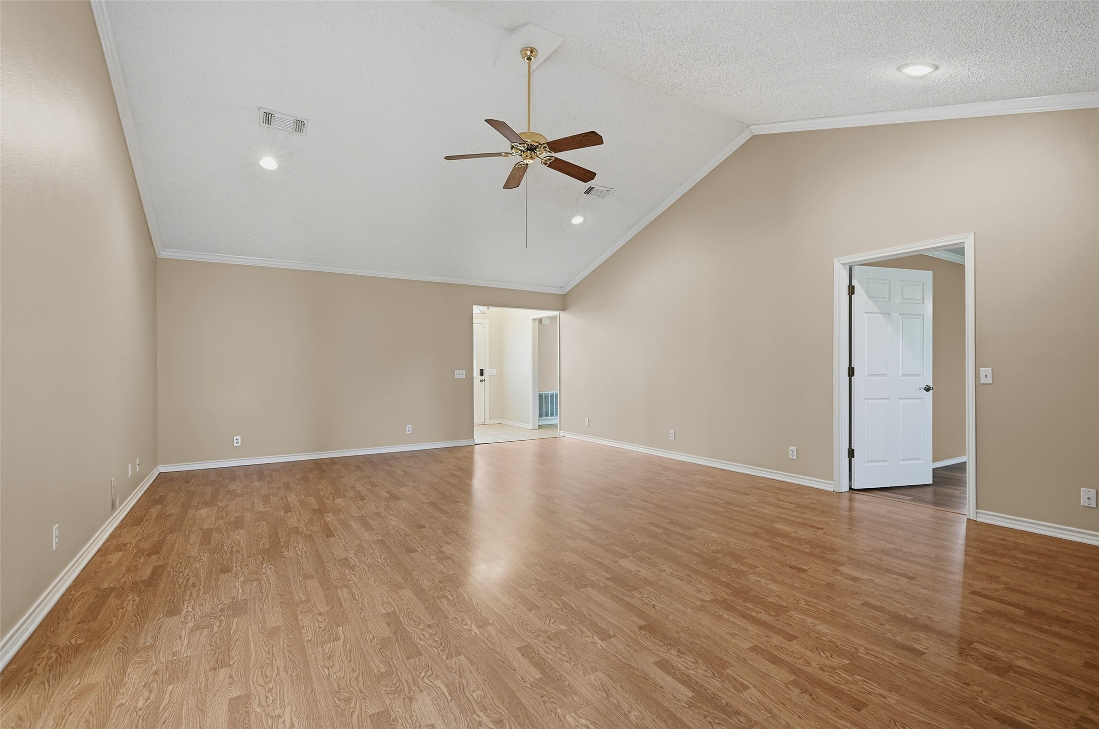 2502 Evelyn Road