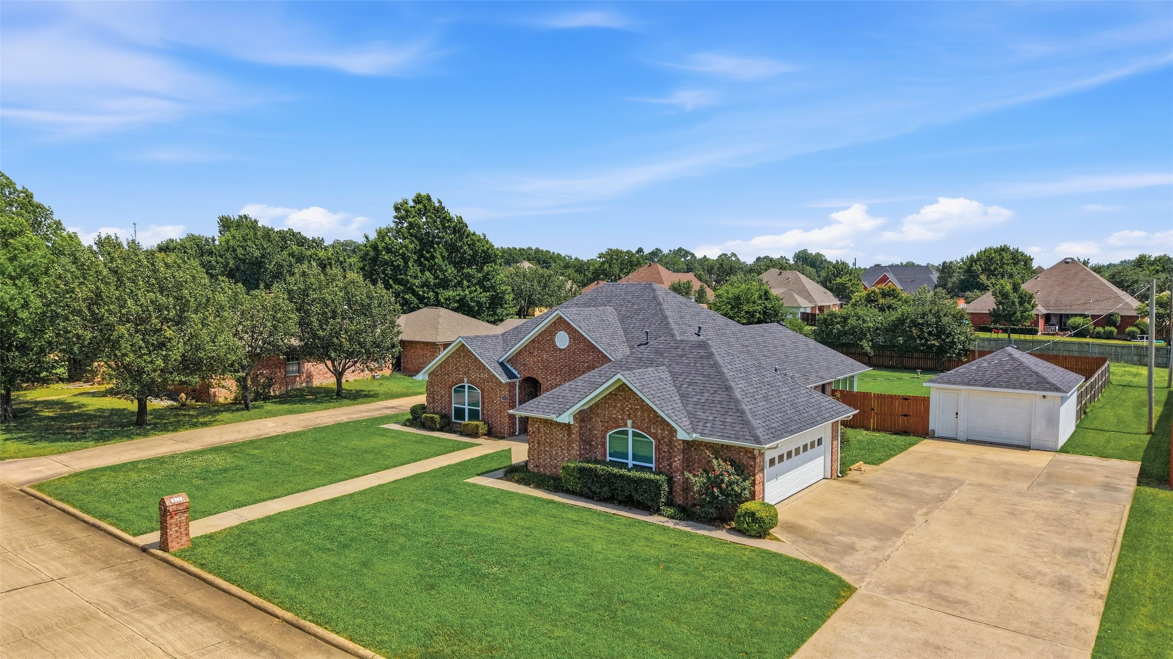 2502 Evelyn Road