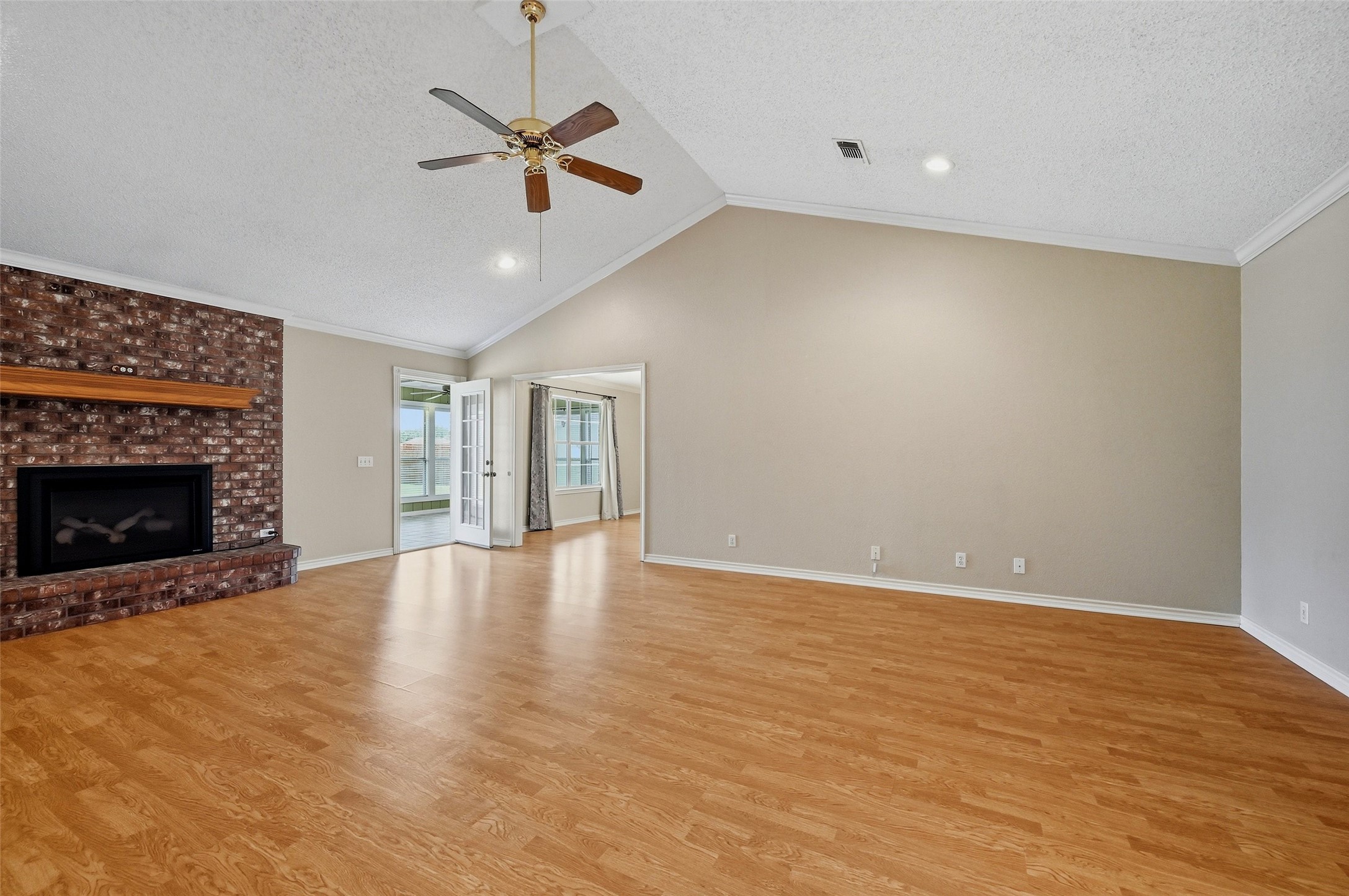 2502 Evelyn Road