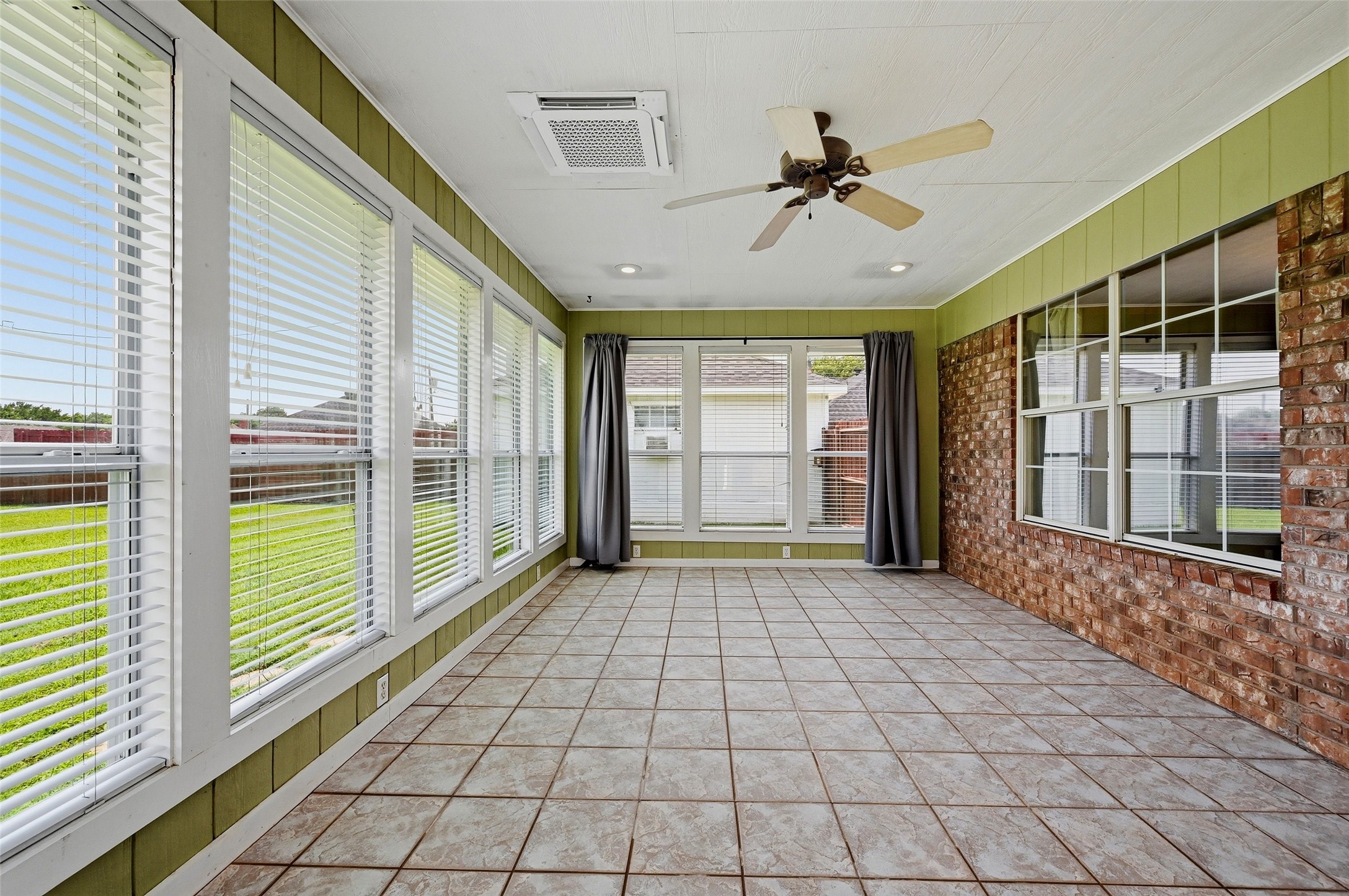 2502 Evelyn Road